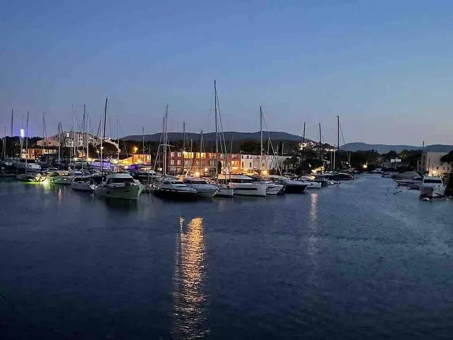 Le Petit Mouillage, A 100 M De La Plage Grimaud 0*,